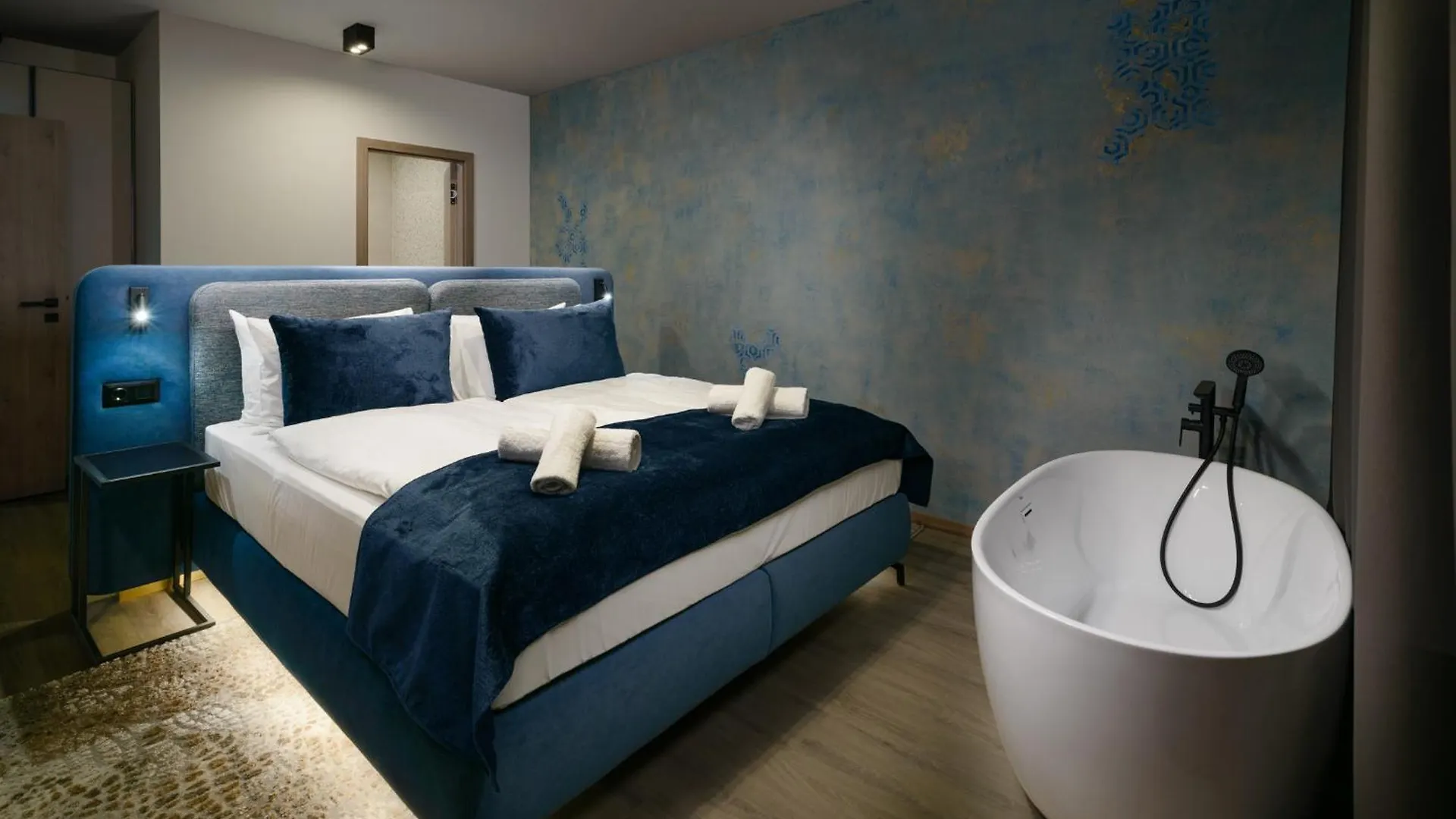 ****  Infinity Budapest Hotel Macaristan